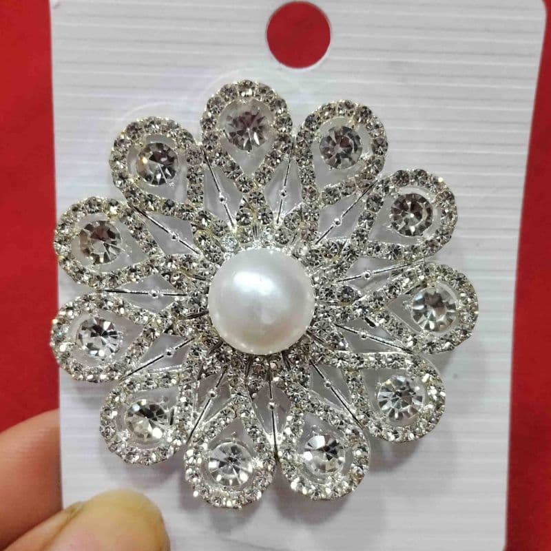 Sari Pin, photo 2 of 4